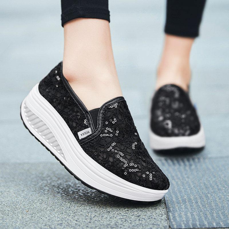 夏季新款摇摇鞋女透气网面休闲时尚蕾丝软底增高黑色镂空女士凉鞋