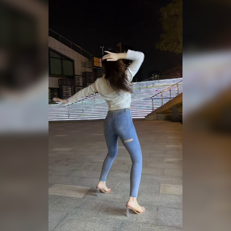 低腰九分高弹显瘦小脚牛仔裤女