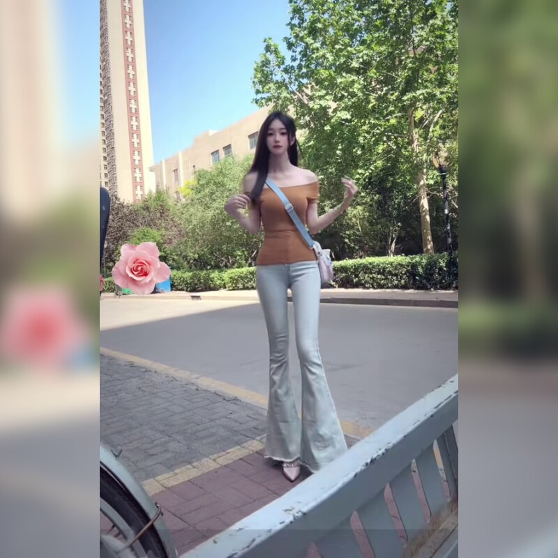 高腰微喇牛仔裤女浅色修身显瘦小个子长裤