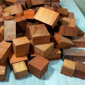 缅甸花梨大果紫檀花枝红檀边角料把件料国标红木手串雕刻DIY珠子