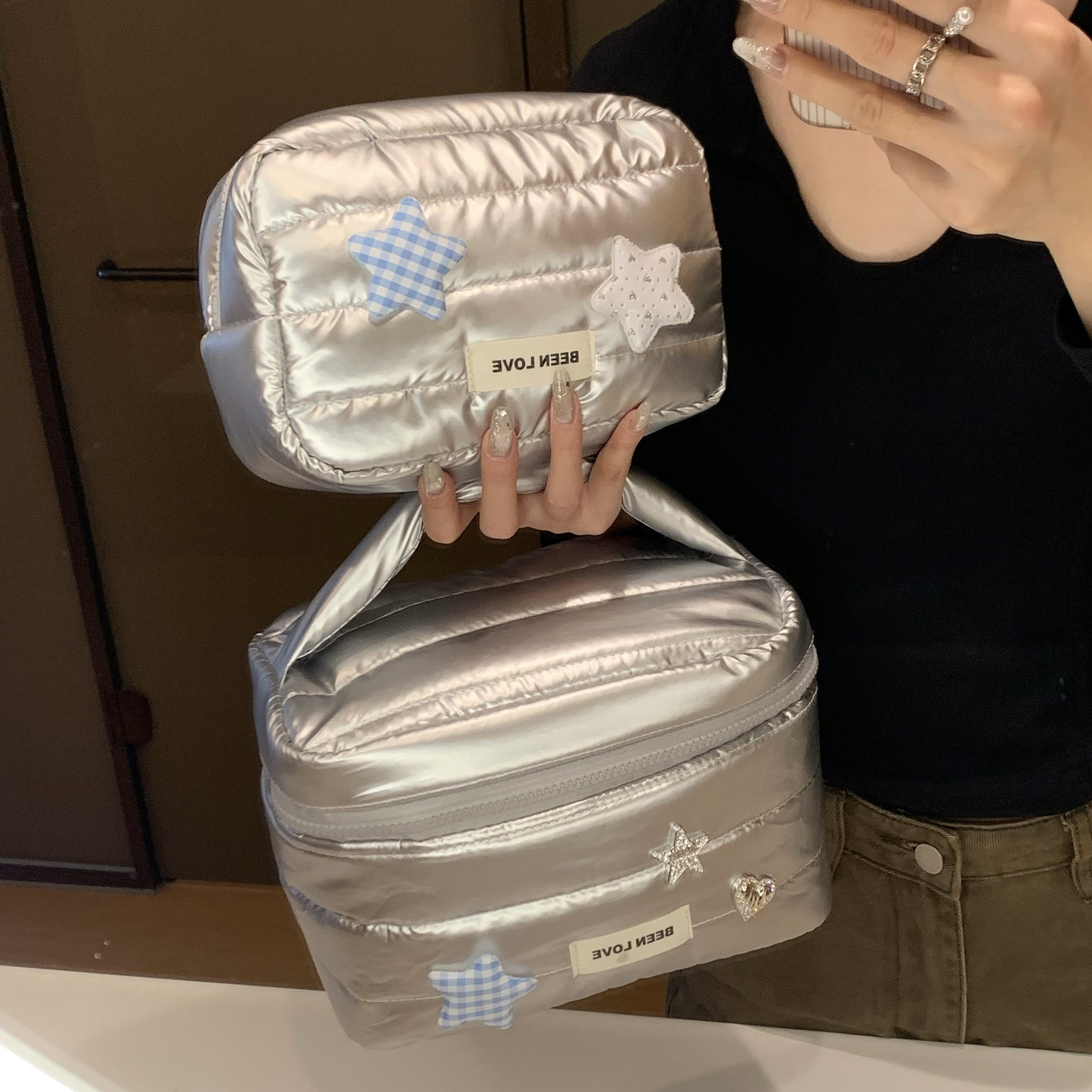 银色化妆包外出便携女士旅行洗漱包大容量分区收纳手提化妆品包包图片