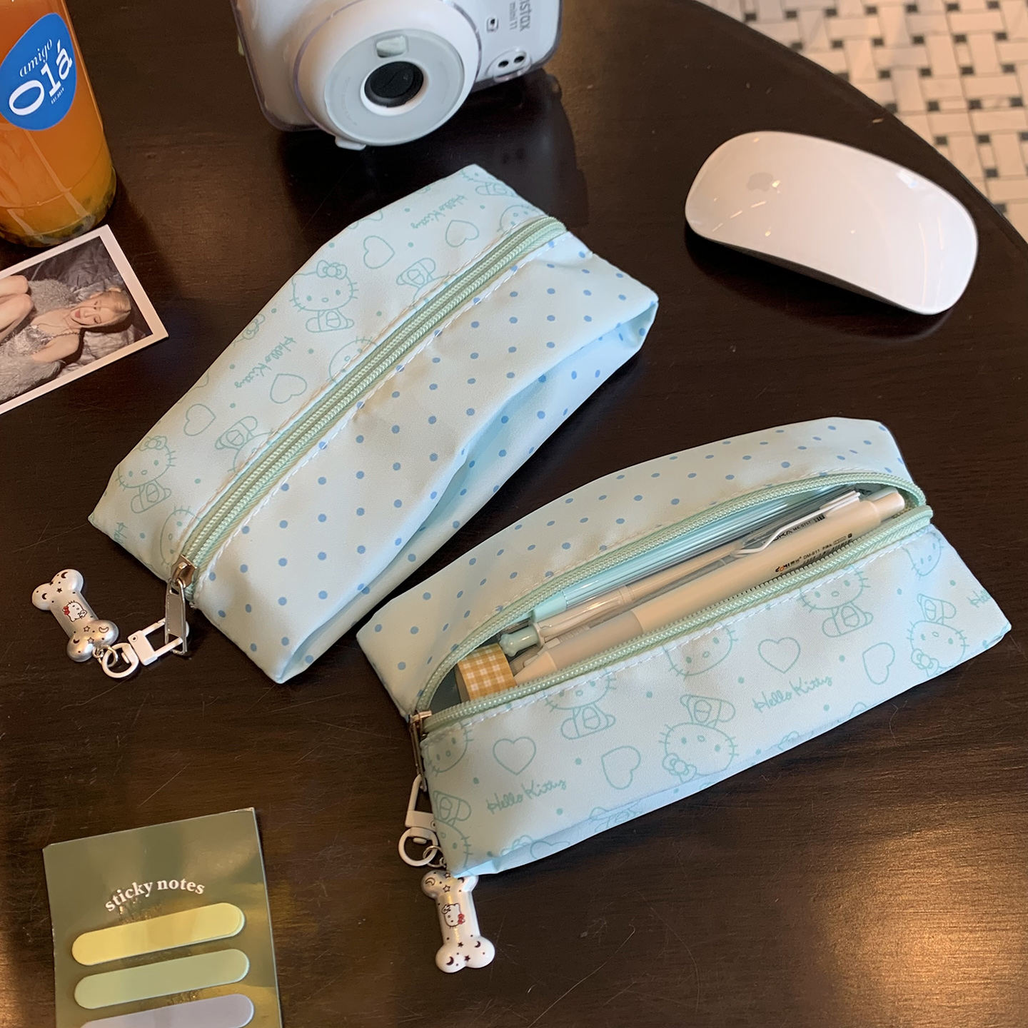 小清新薄荷绿笔袋化妆包女生2025新款高颜值可爱文具袋学生收纳袋