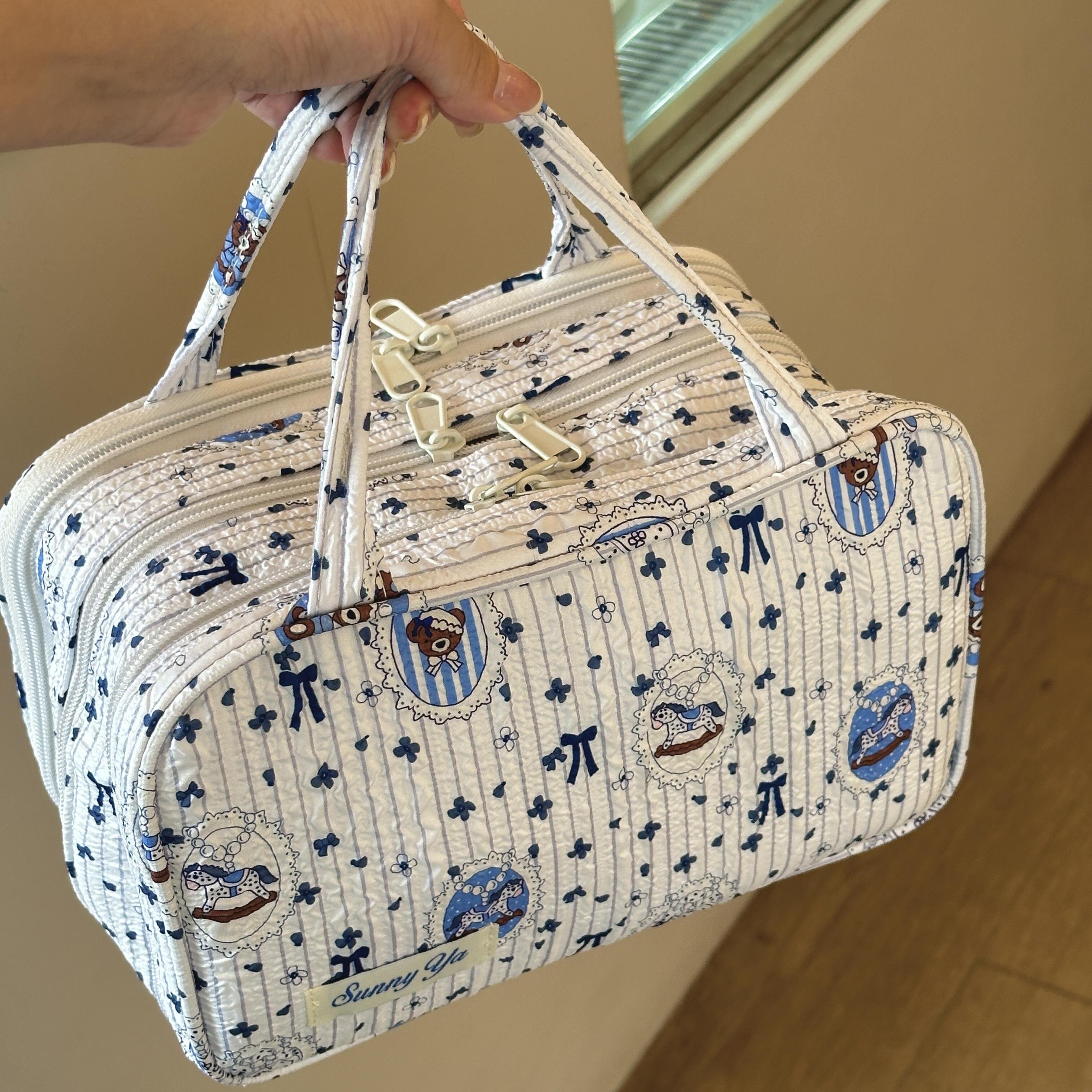 卡通小熊化妆包女大容量洗漱收纳包旅行便携化妆收纳袋可挂行李箱