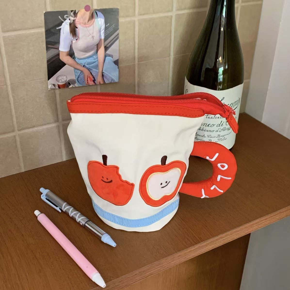 红色苹果笔袋高颜值ins风复古圆筒文具袋大容量女孩小学生铅笔袋
