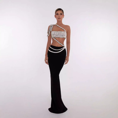 Bandage dress抹胸设计斜肩链条钻饰镂空性感长款黑色礼服连衣裙