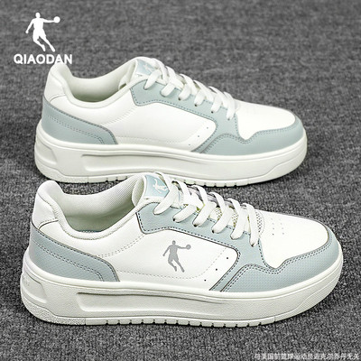 乔丹女鞋板鞋女款轻便低帮运动鞋