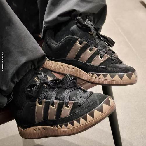 阿迪达斯男女运动休闲板鞋