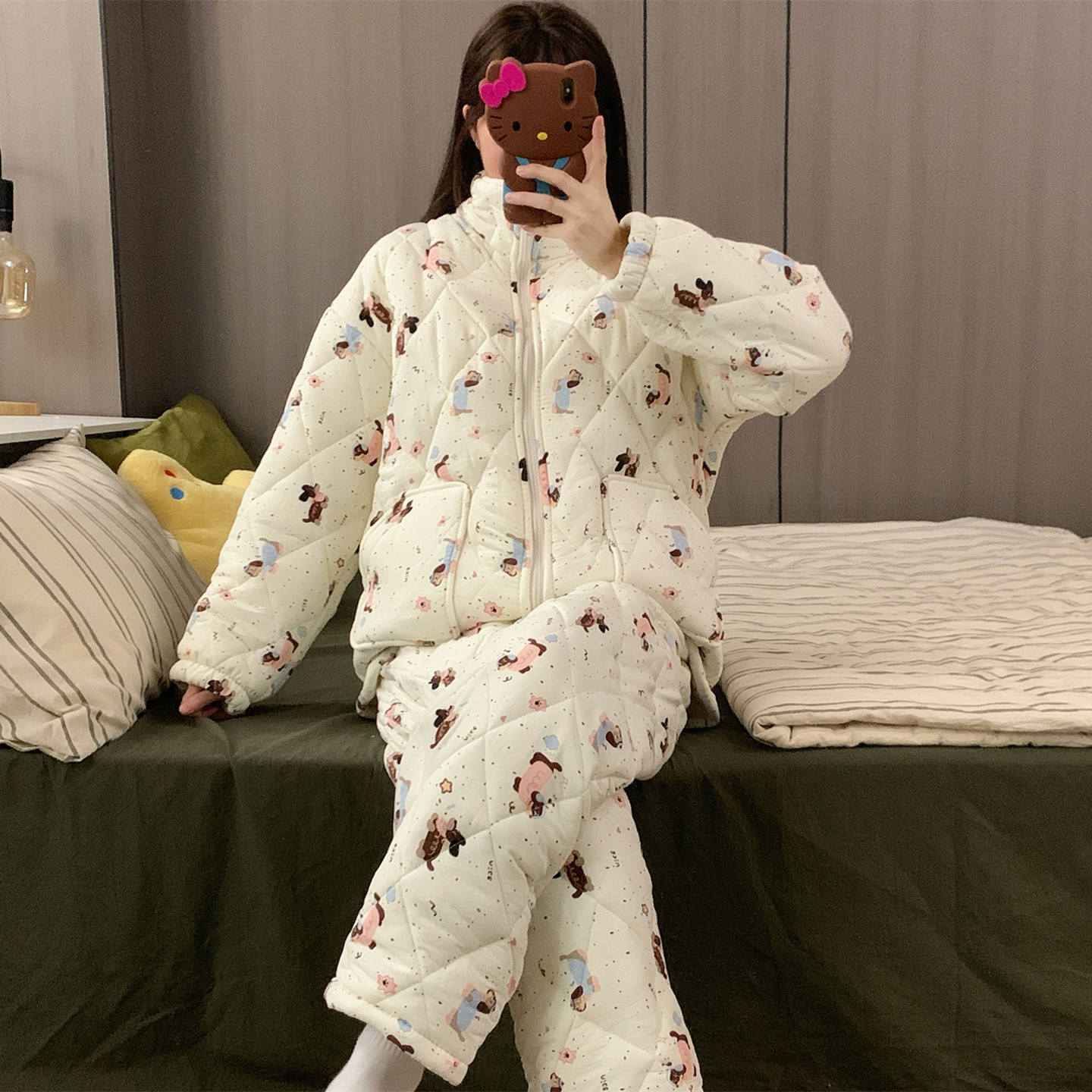 珊瑚绒睡衣女冬季三层夹棉腊肠狗