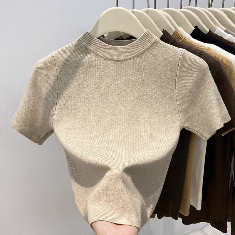 半高领内搭百搭针织上衣