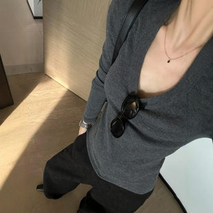 2025秋冬新款低圆领长袖针织衫女修身显瘦百搭纯色打底衫羊毛上衣