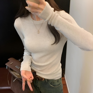 奶白色圆领针织衫女薄款洋气春秋季韩系简约风穿搭修身打底衫上衣
