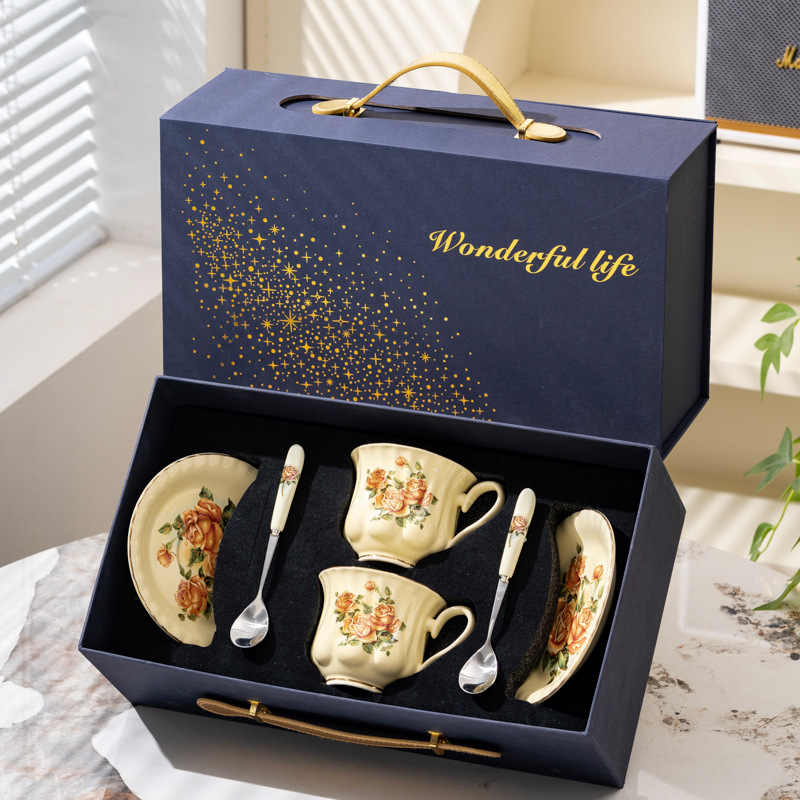 韩式高档陶瓷咖啡杯碟勺套装创意陶瓷复古杯子红茶杯英式玫瑰杯碟