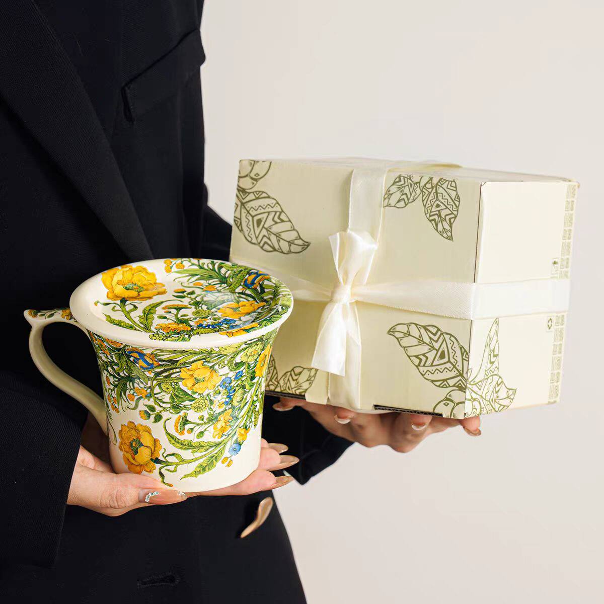 月季花马克杯带盖高级感陶瓷水杯大容量家用咖啡杯子伴手礼送女生