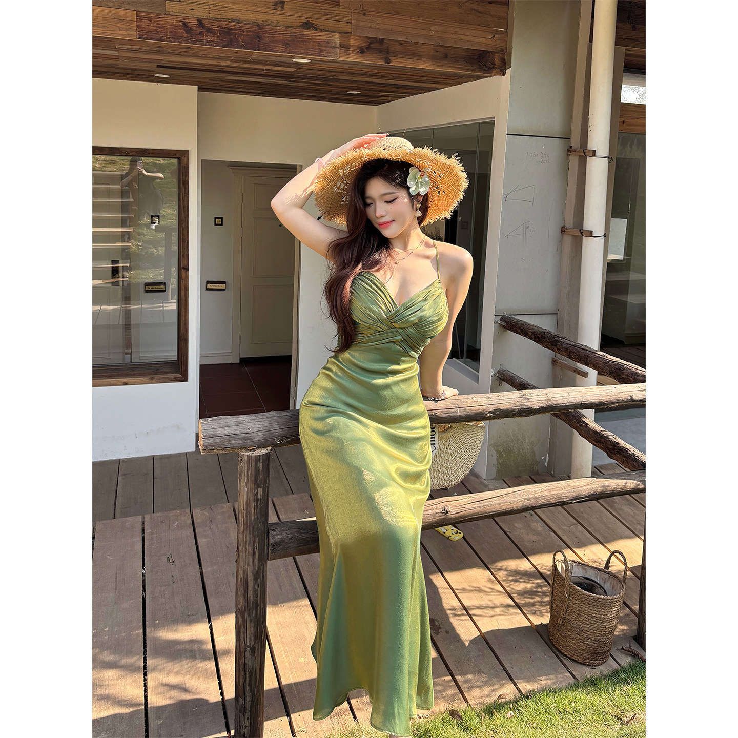 Babes【绿野仙踪】大码法式绿色缎面吊带连衣裙鱼尾包臀挂脖裙女
