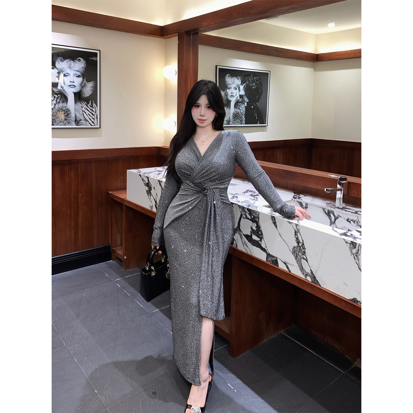 Babes【闪耀技巧】大码小众轻奢银丝亮片v领收腰修身显瘦礼服长裙图片