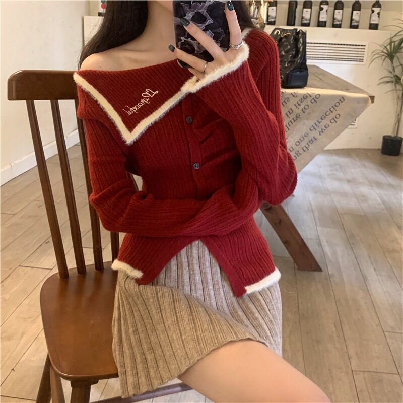 新年红甜辣风一字肩毛衣女春秋季毛绒拼接翻领针织开衫打底衫上衣