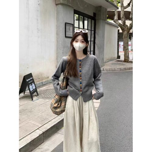 T476洗水韩系彩色纽扣长袖针织毛衣2026秋季新款设计