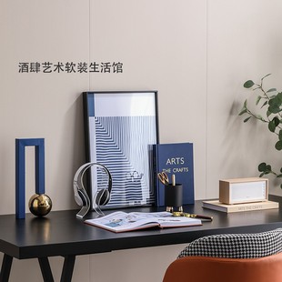 样板房书房桌面摆件软装饰品蓝色系音乐主题影响耳机装饰书籍组合