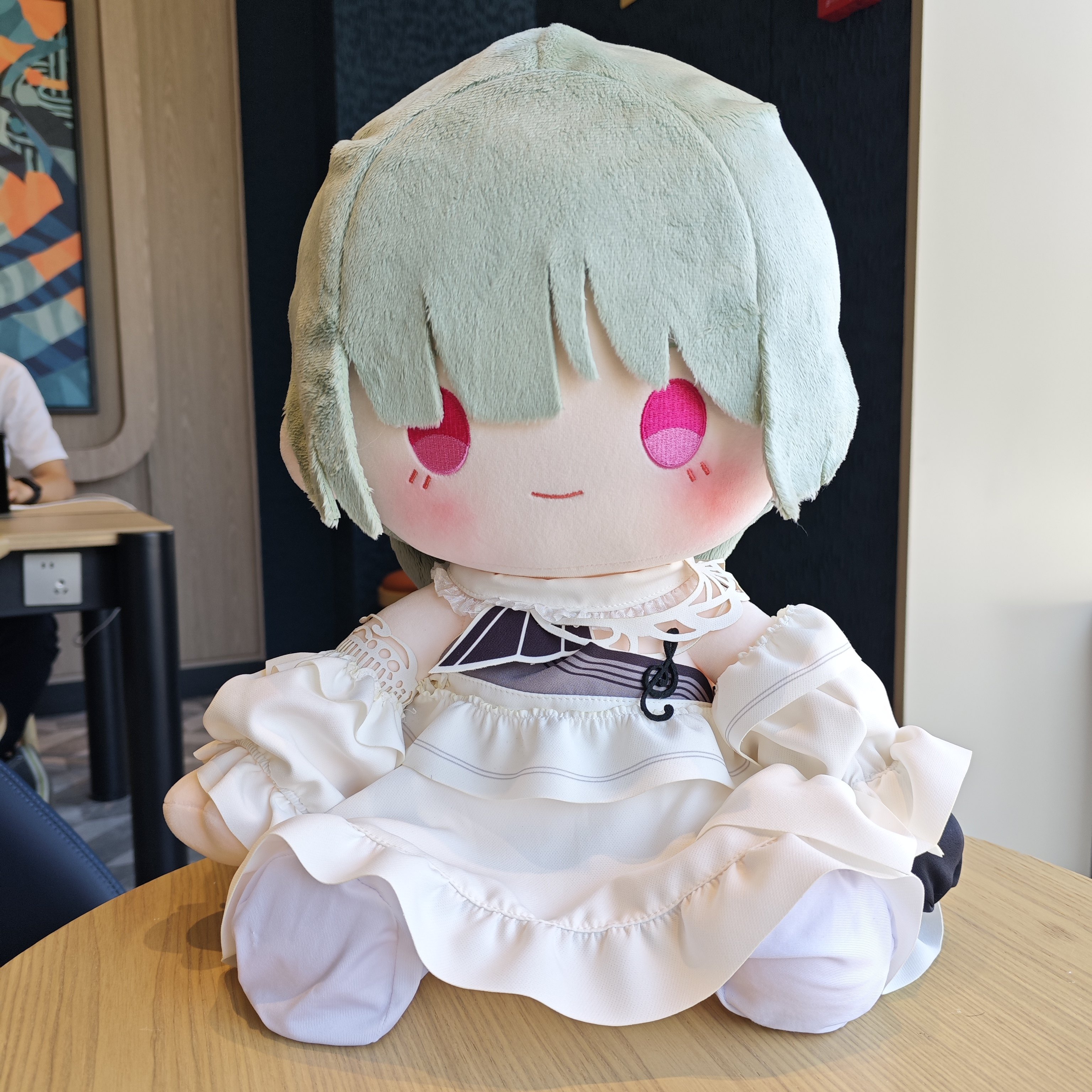 同人周边弗洛洛白裙棉花娃娃送人礼物坐姿Phrolova抱枕约40cm