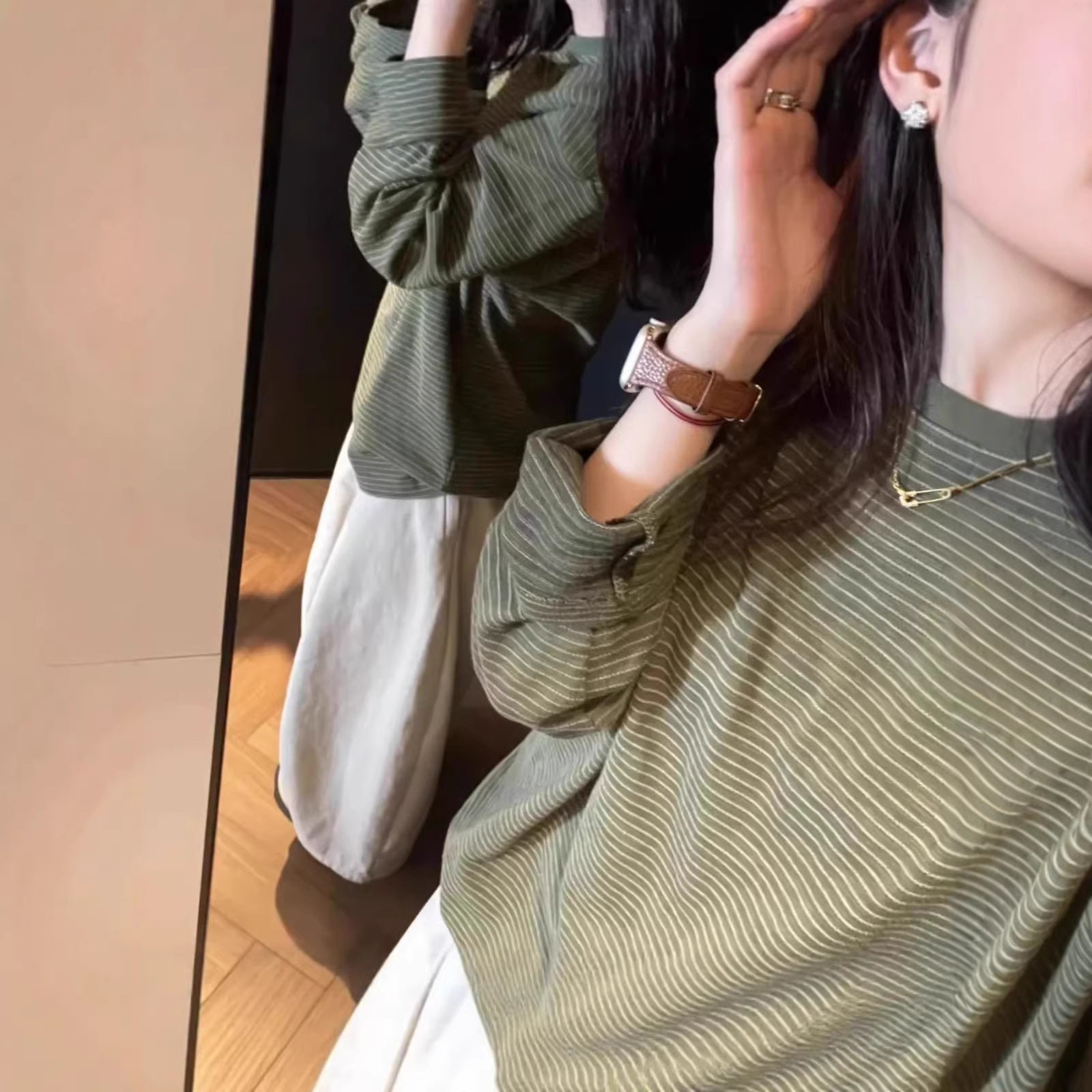 巨显白绿色条纹长袖T恤女202T恤