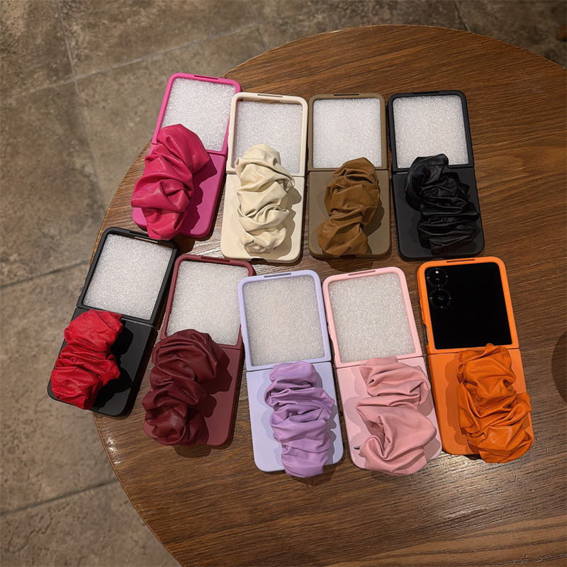 肤感皮质腕带折叠屏手机壳