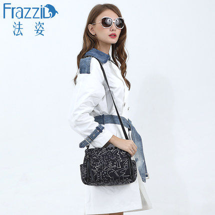 休闲黑色尼龙布轻便斜挎包新品
