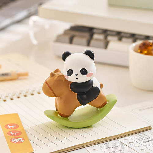 熊猫上班情绪稳定神器卡皮巴拉工位解压摆件办公室桌面装饰品礼物