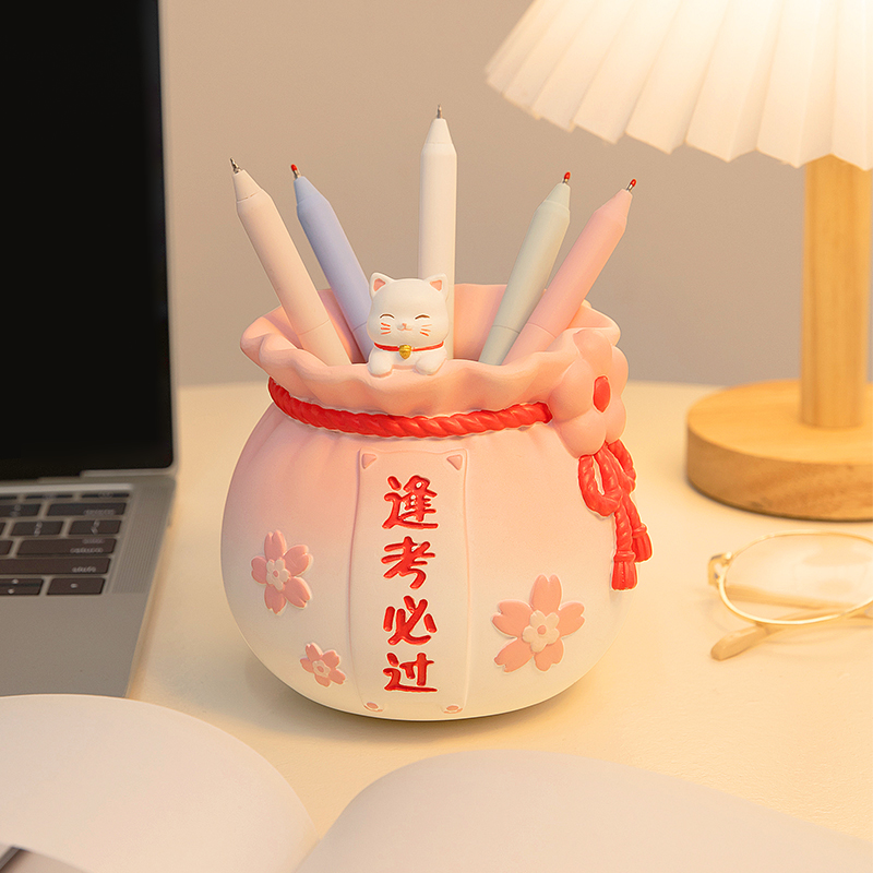 可爱招财猫笔筒办公桌面摆件