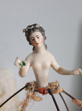 德国产手绘精致脸半身娃娃摆件