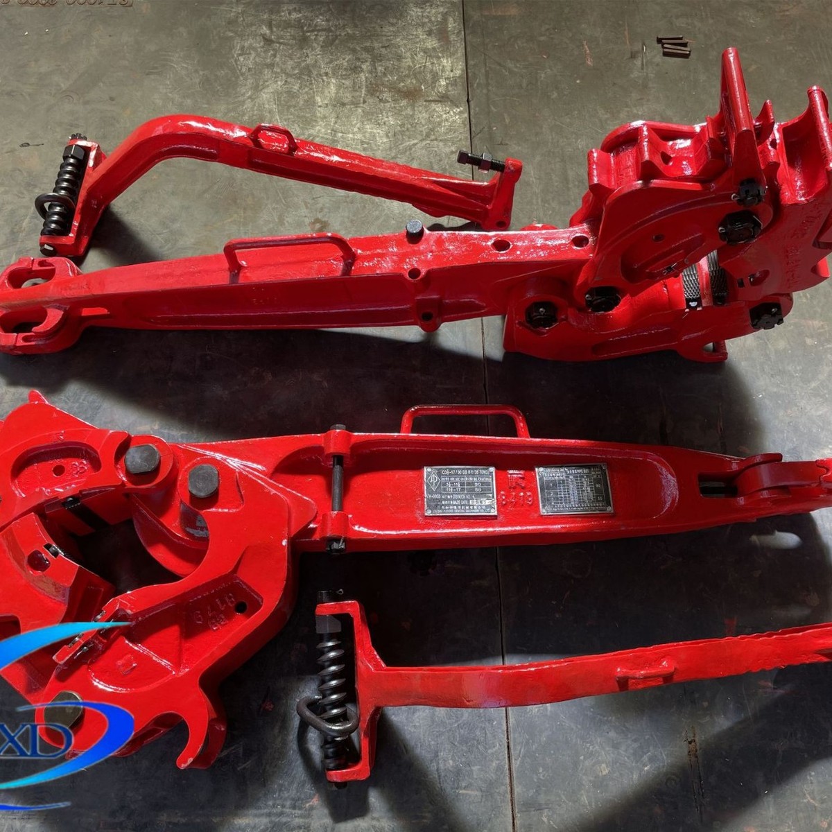 热销供应90kn卸扣吊钳大口径钻杆卸扣吊db型套管钳钳