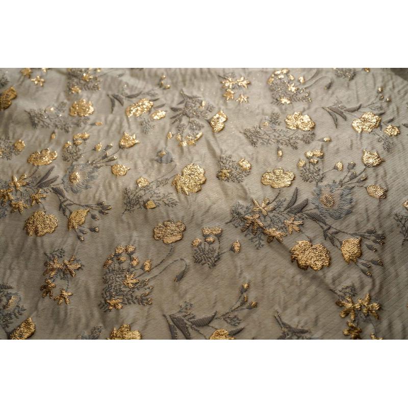 色织金丝花朵浮雕经典布料微骨架蓬蓬裙春秋时尚窗帘不透面料