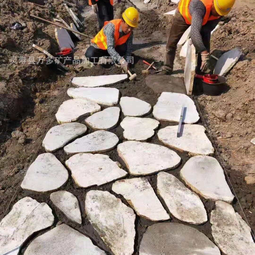 切片鹅卵石园林公园铺路景区踏步片石汀步石别墅庭院装饰步石