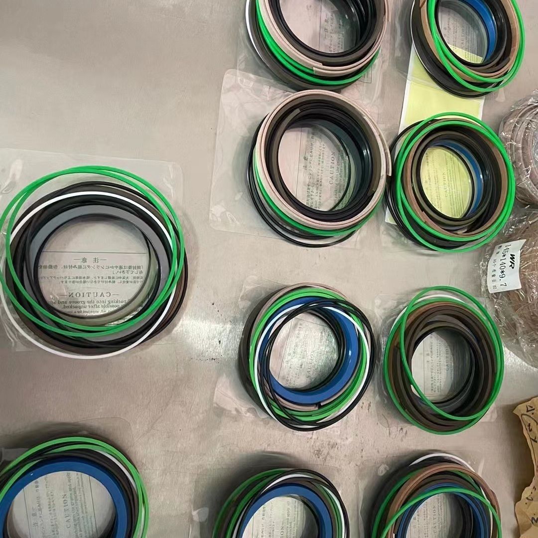 现货供应山推SD22 SD23推土机提升油缸修理包 倾斜油缸修理包油封