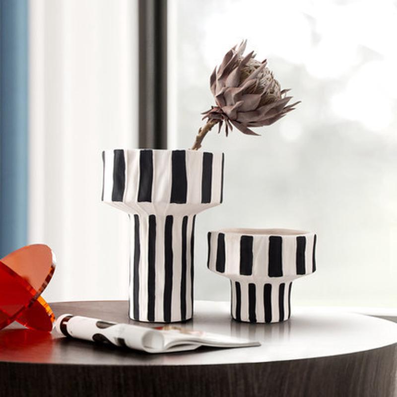 热销创意黑白饰品宽口陶瓷花瓶摆件样板房家居客厅餐桌插花器软装