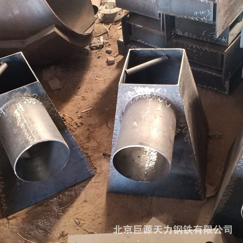 热销批发大口径内衬陶瓷弯头圆变方异径管异形件带弧度异径管大小