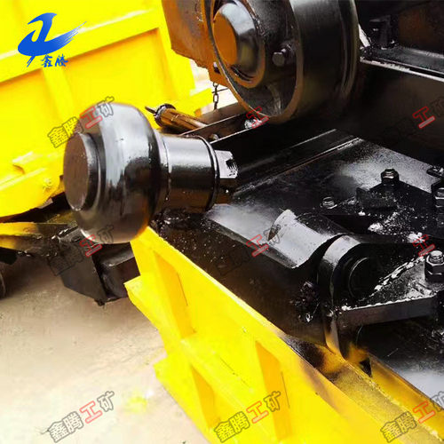 热销山东生产型号ycc2-6单侧曲卸侧轨式矿车矿用曲轨侧卸式矿车