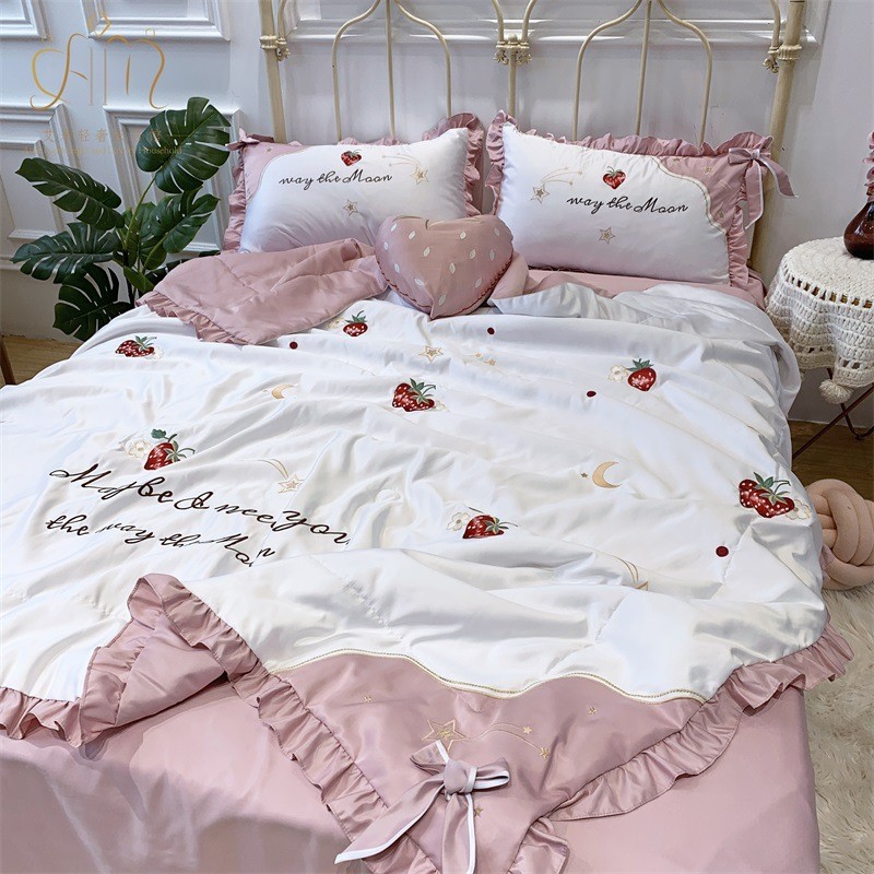 gz6m少女心草莓刺绣薄款天丝夏凉被四件套滑冰丝可水洗裸睡双人空