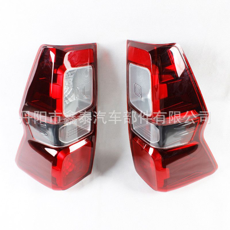 适用于五十铃D-MAX2021款低配尾灯皮卡汽车配件源头工厂