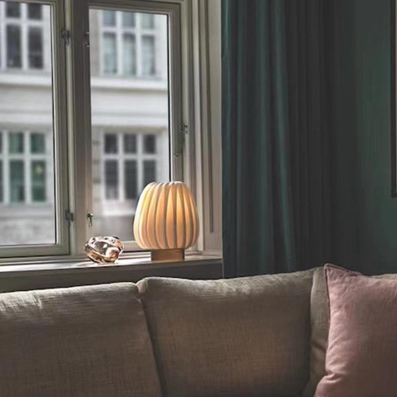 热销客厅卧室现代简约床头装饰台灯创意个性中式实木布艺温馨日式