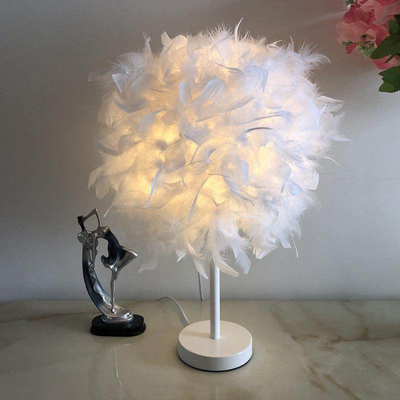 北欧田园简单现代圆球羽毛台灯装饰灯ins创意床头婚庆浪漫卧室灯