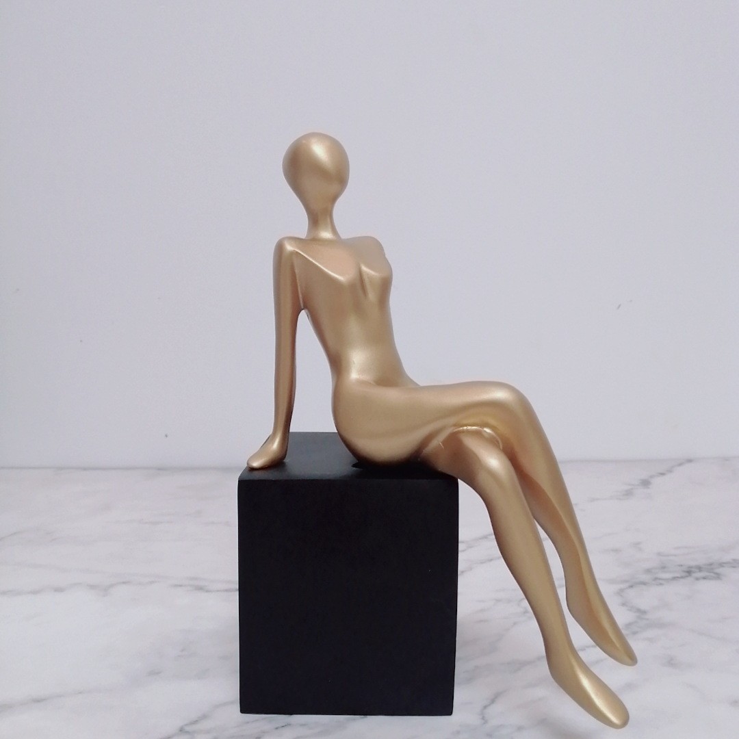 ins风抽象裸女树脂摆件大理石底座创意书档客厅书房办公室摆件