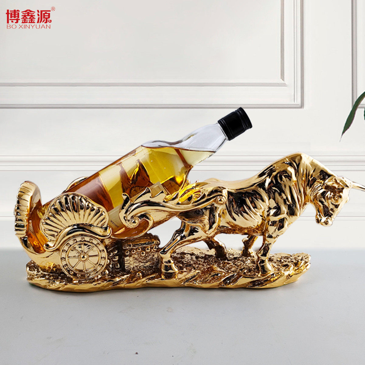 树脂电镀拓荒牛拉车礼品批发家居客厅酒柜玄关装饰乔迁红酒架摆件