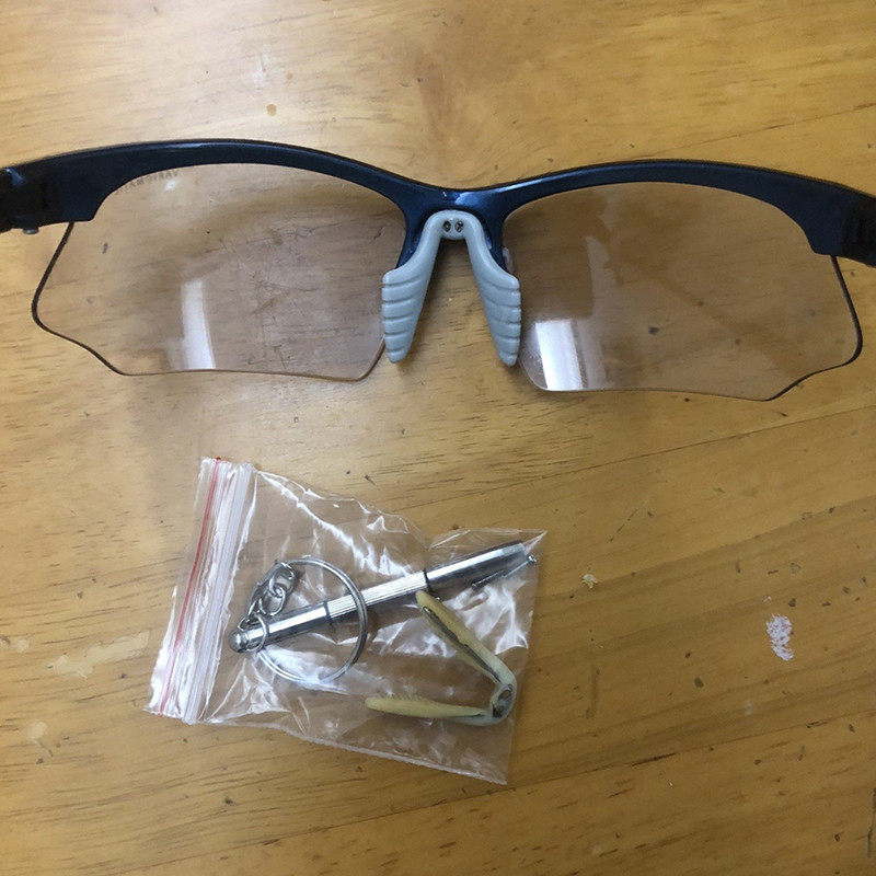 新品骑行防风眼镜鼻托运动近视眼镜鼻垫连体马鞍型双孔螺丝鼻梁支