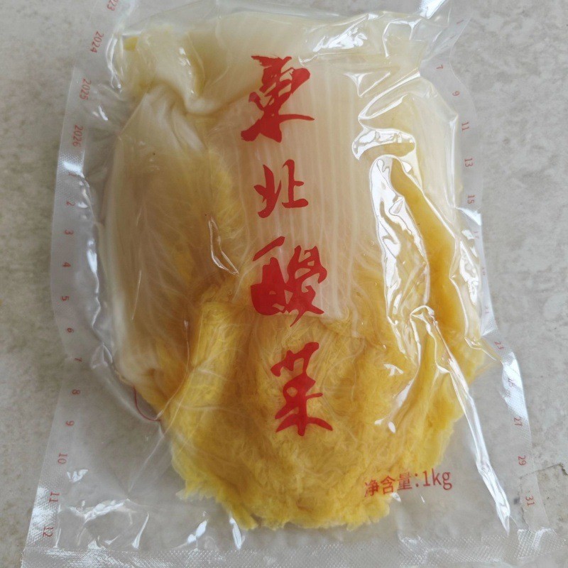 新日期东北酸菜整颗酸菜一整大缸腌制东北箱直供酸菜整颗源工厂一