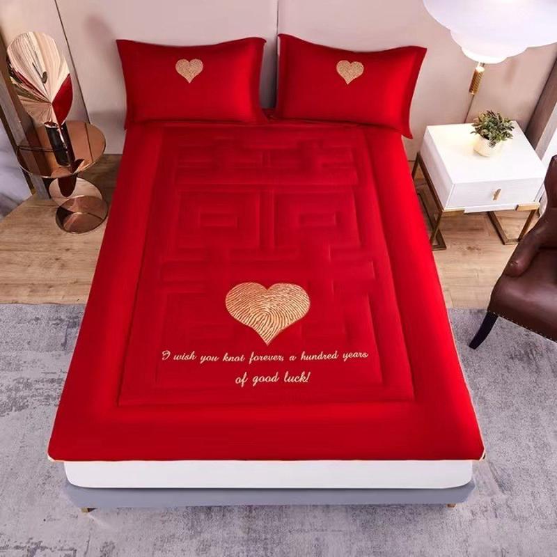 新款婚庆大红床垫大豆纤维褥子垫被家用1.8m2.0m床褥双人刺绣被褥
