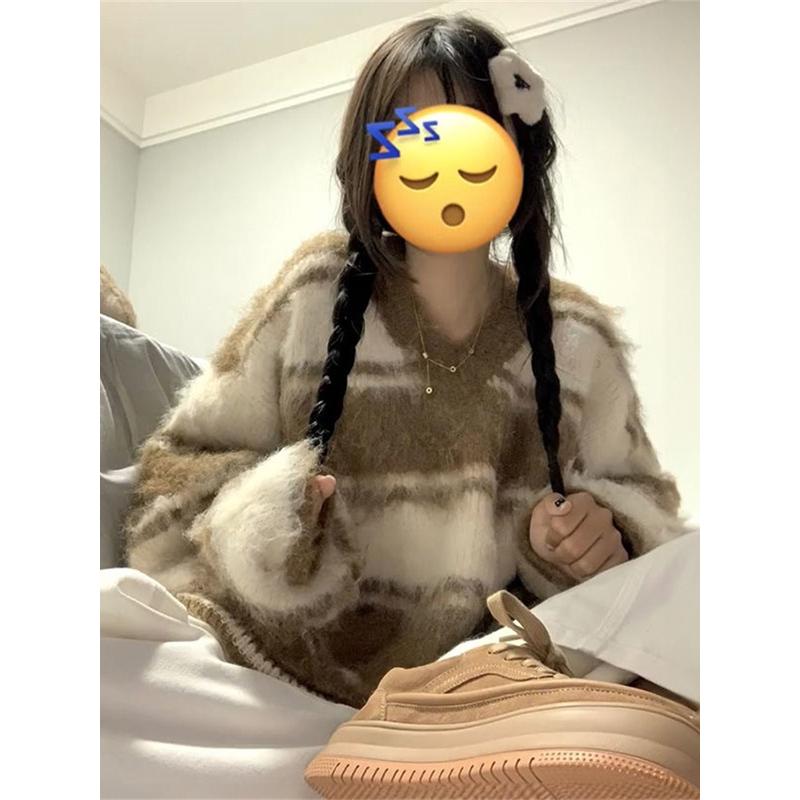 慵懒风软糯毛茸茸条纹套头毛衣女春装新款宽松显瘦V领加厚衫