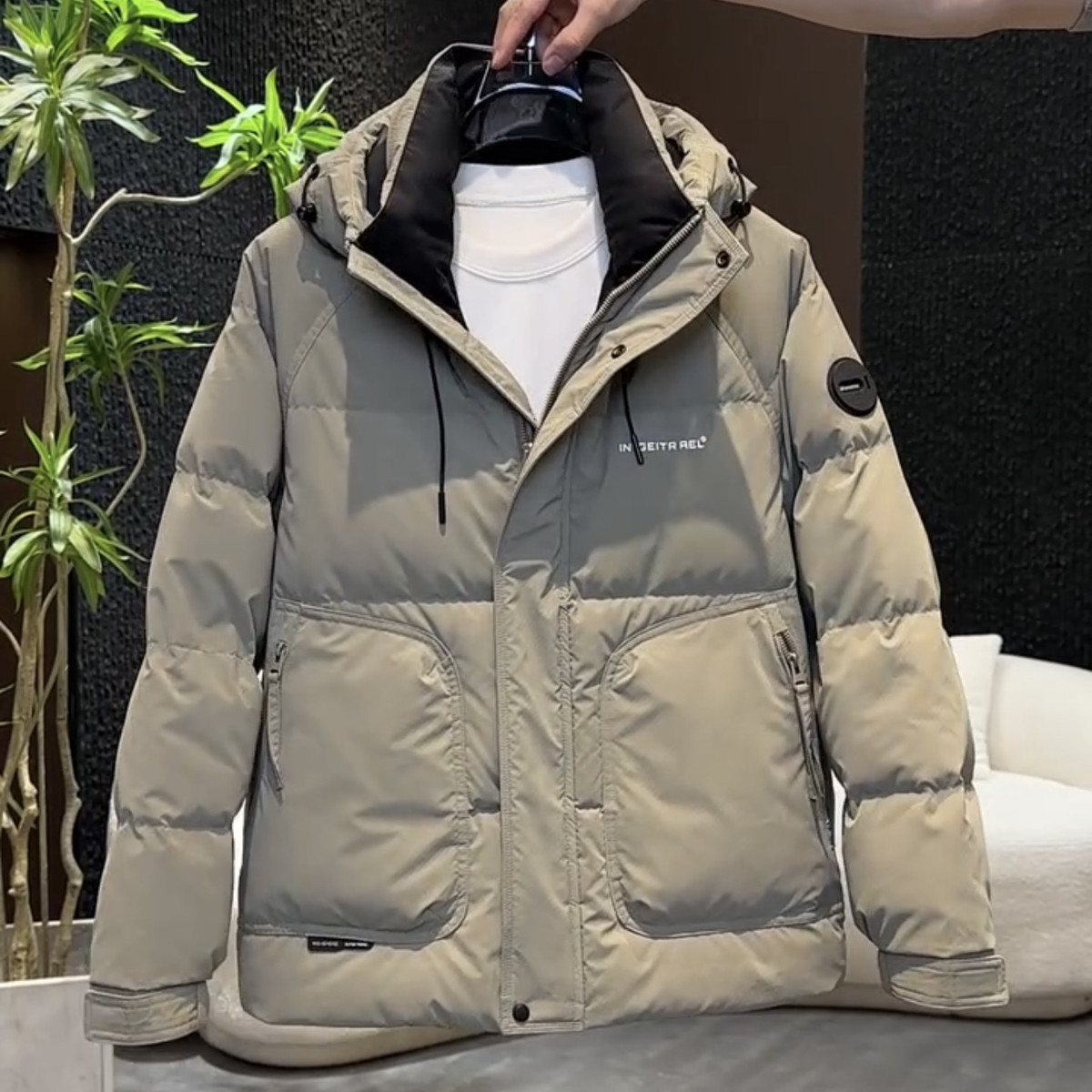 男士冬款连帽加厚爆款羽绒服防风保暖外套痞帅潮流休闲简约上新款