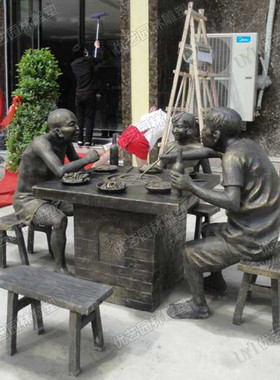 热销户外街景铜步行街人物雕塑铸铜商业街小品城市景人物观雕塑