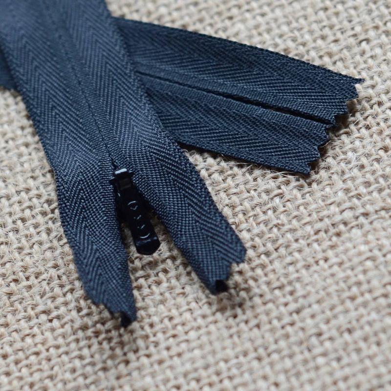 YKK尼龙拉链 3号尼龙隐形闭口 黑拉链15-90cm 礼服 YKK隐形拉链