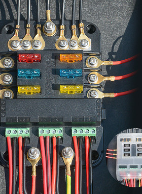 房车游艇保险盒带红蓝指示灯多位取汽车电器保险丝盒acc控制